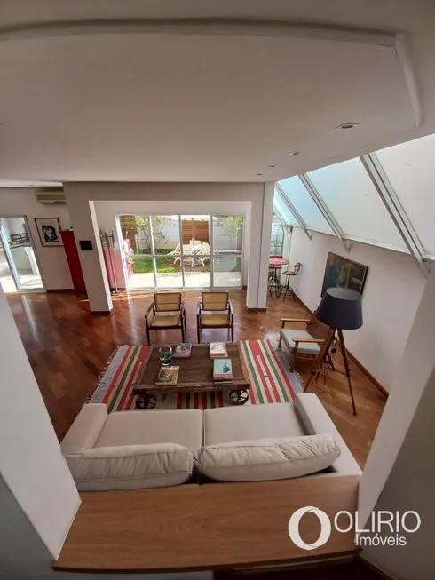 Foto 1 de Casa de Condomínio com 4 Quartos à venda, 370m² em Panamby, São Paulo