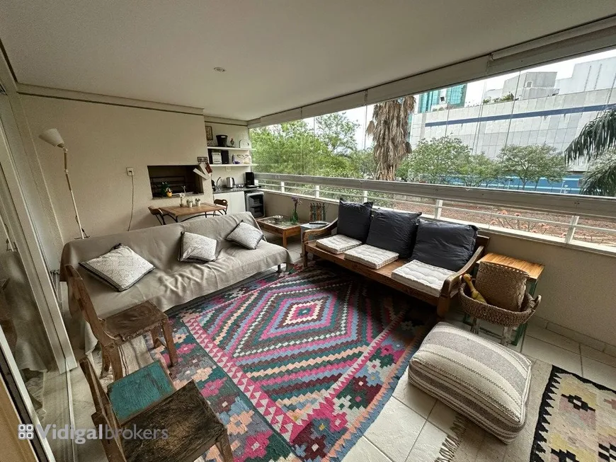 Foto 1 de Apartamento com 3 Quartos à venda, 167m² em Alto de Pinheiros, São Paulo