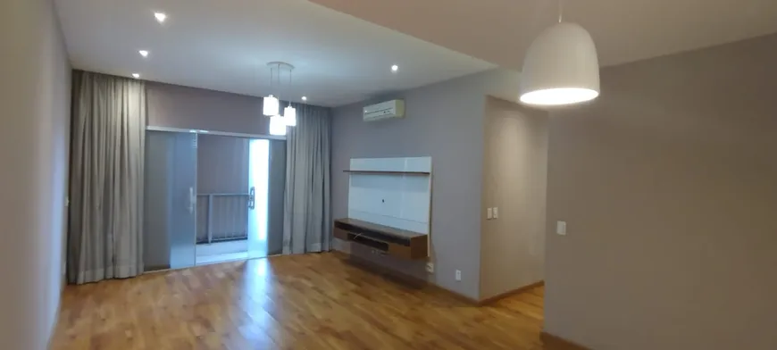 Foto 1 de Apartamento com 3 Quartos à venda, 58m² em Campo Grande, Rio de Janeiro