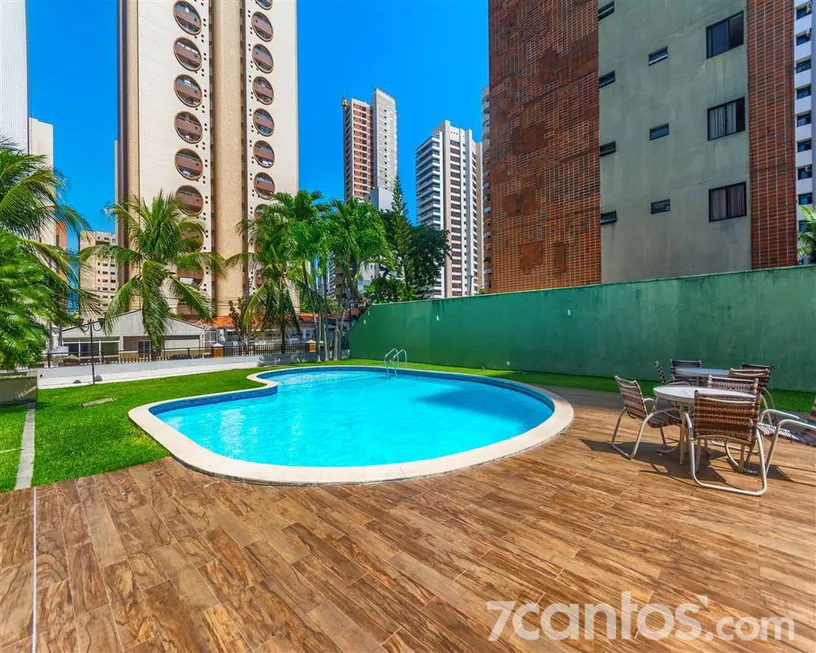 Foto 1 de Apartamento com 4 Quartos para alugar, 305m² em Meireles, Fortaleza