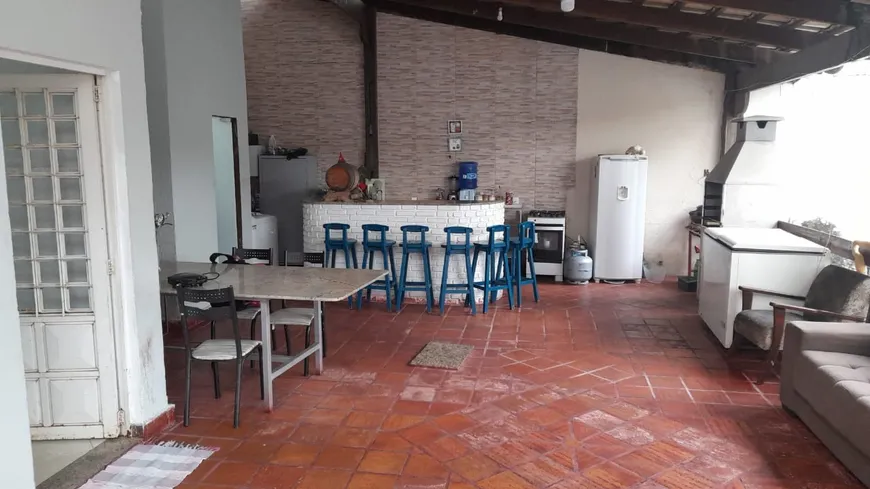 Foto 1 de Casa com 4 Quartos à venda, 360m² em Sapucaias II, Contagem