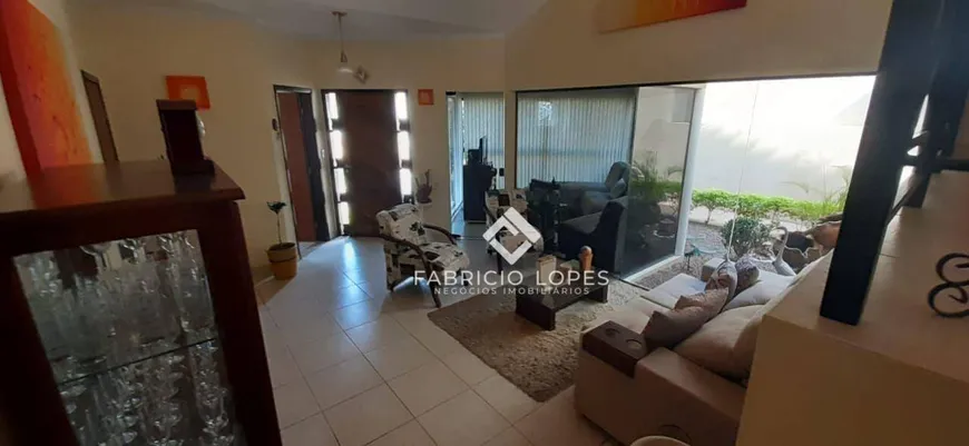 Foto 1 de Casa de Condomínio com 3 Quartos à venda, 300m² em Jardim Coleginho, Jacareí