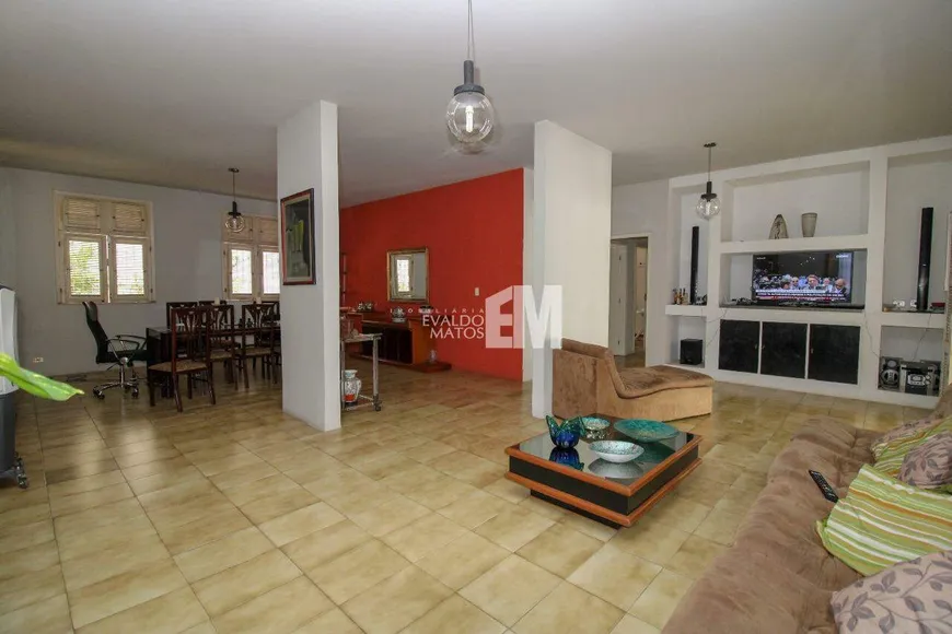 Foto 1 de Casa com 4 Quartos à venda, 302m² em Jóquei, Teresina