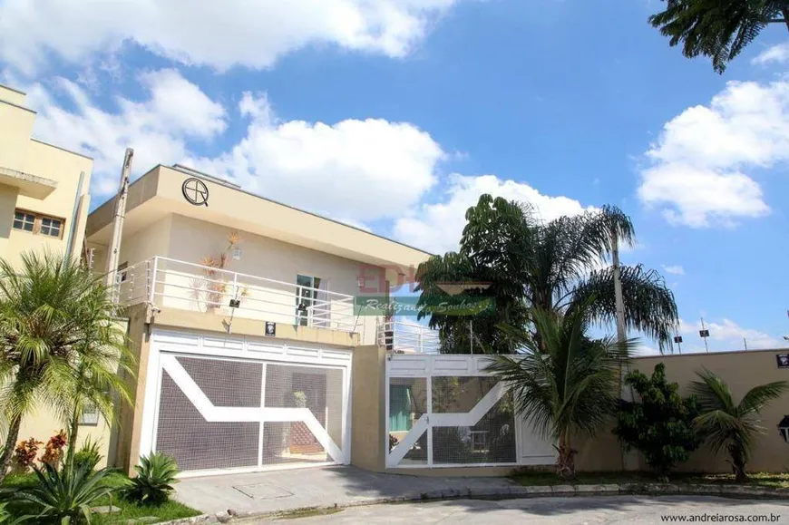 Foto 1 de Sobrado com 4 Quartos à venda, 117m² em Residencial Santa Paula, Jacareí
