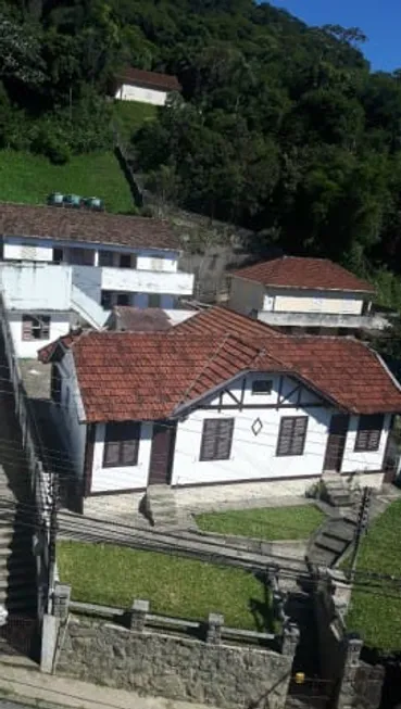 Foto 1 de Casa com 1 Quarto à venda, 10m² em Valparaiso, Petrópolis
