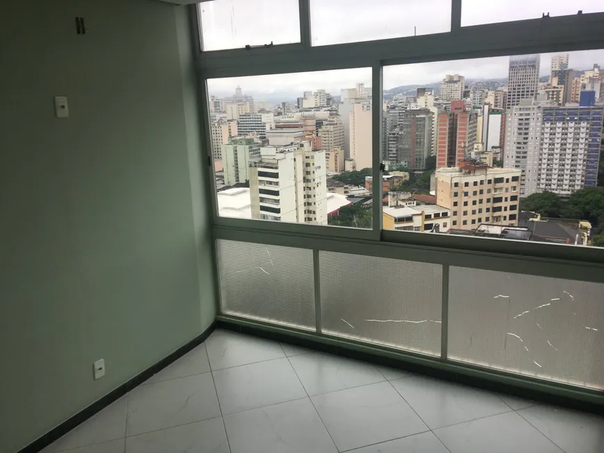 Foto 1 de Apartamento com 1 Quarto para alugar, 30m² em Santo Agostinho, Belo Horizonte