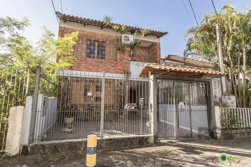 Foto 1 de Casa com 3 Quartos à venda, 222m² em São Geraldo, Porto Alegre