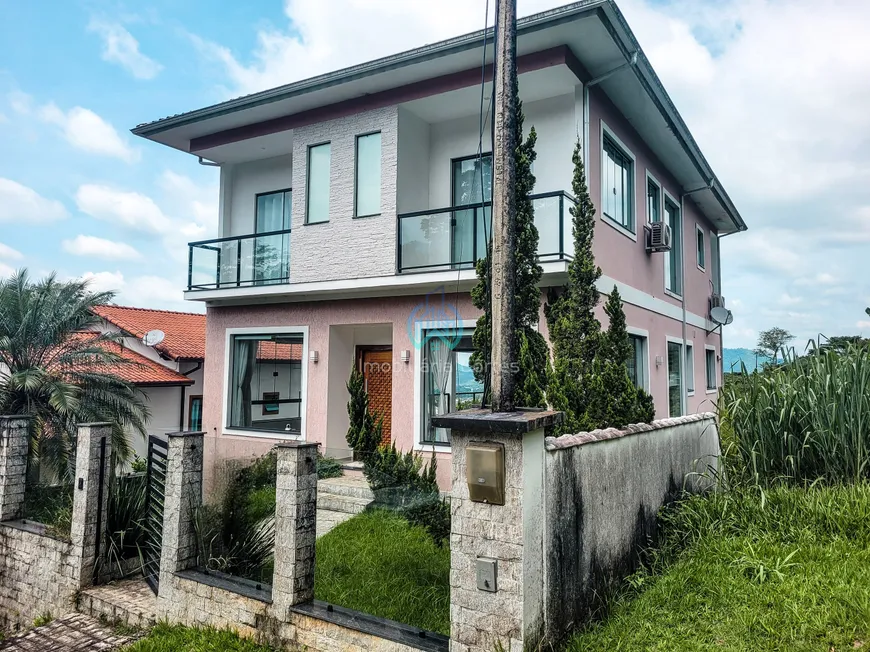 Foto 1 de Casa de Condomínio com 4 Quartos à venda, 330m² em Caneca Fina, Guapimirim