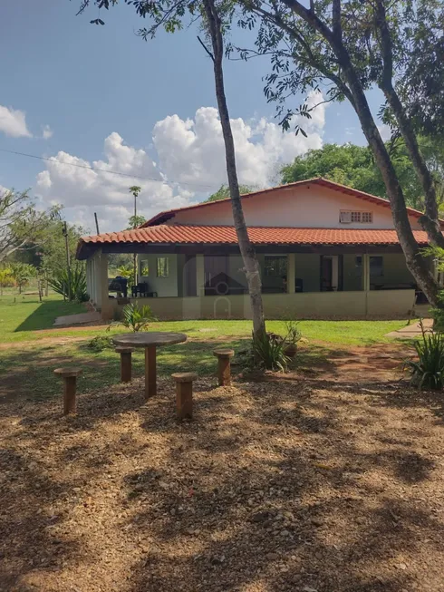 Foto 1 de Fazenda/Sítio com 5 Quartos à venda, 250m² em Area Rural de Araguari, Araguari