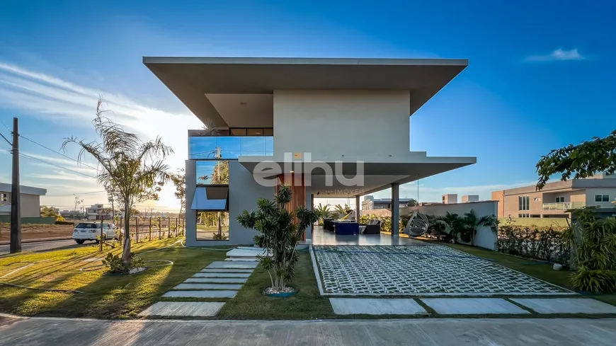Foto 1 de Casa de Condomínio com 5 Quartos à venda, 400m² em Cidade Alpha, Eusébio
