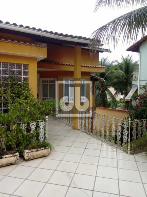Foto 1 de  com 7 Quartos para venda ou aluguel, 534m² em Maria Paula, São Gonçalo