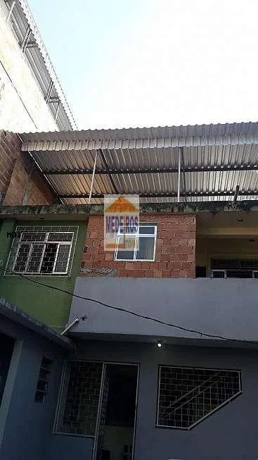 Foto 1 de Casa com 3 Quartos à venda, 220m² em Guadalupe, Rio de Janeiro