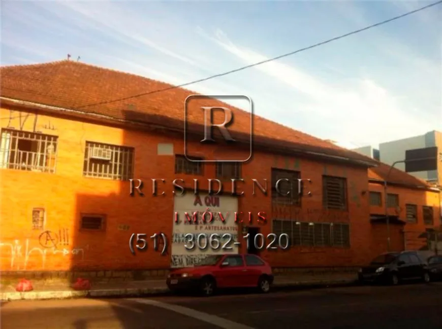 Foto 1 de Galpão/Depósito/Armazém para venda ou aluguel, 1045m² em Navegantes, Porto Alegre