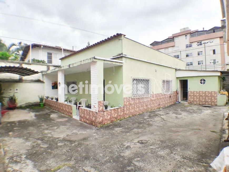 Foto 1 de Casa com 3 Quartos à venda, 380m² em Coração Eucarístico, Belo Horizonte