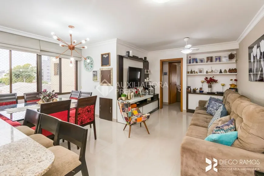 Foto 1 de Apartamento com 3 Quartos à venda, 88m² em Farroupilha, Porto Alegre