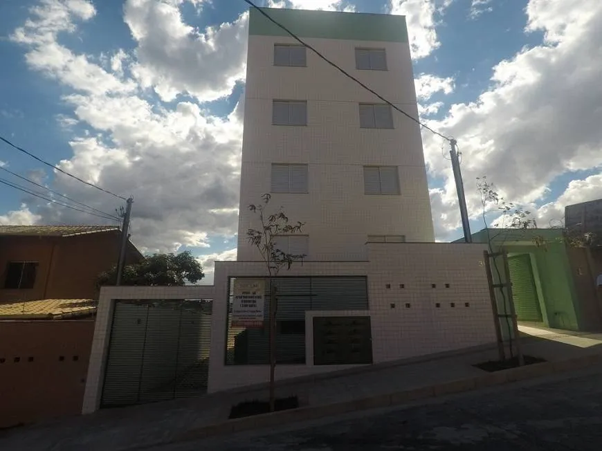 Foto 1 de Cobertura com 3 Quartos à venda, 79m² em Heliópolis, Belo Horizonte