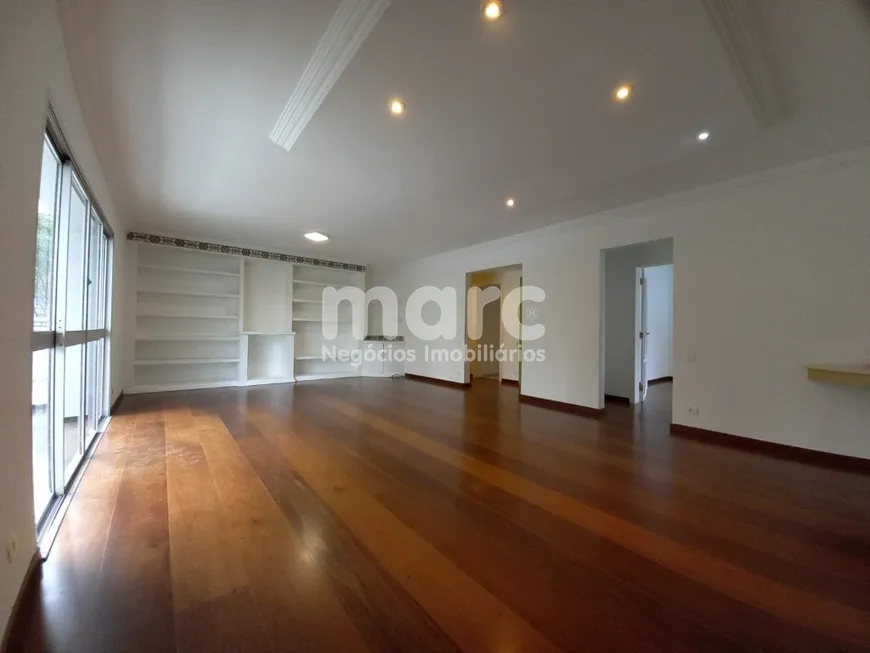 Foto 1 de Apartamento com 3 Quartos para venda ou aluguel, 190m² em Aclimação, São Paulo