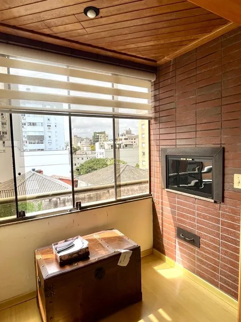 Foto 1 de Apartamento com 3 Quartos à venda, 83m² em Menino Deus, Porto Alegre
