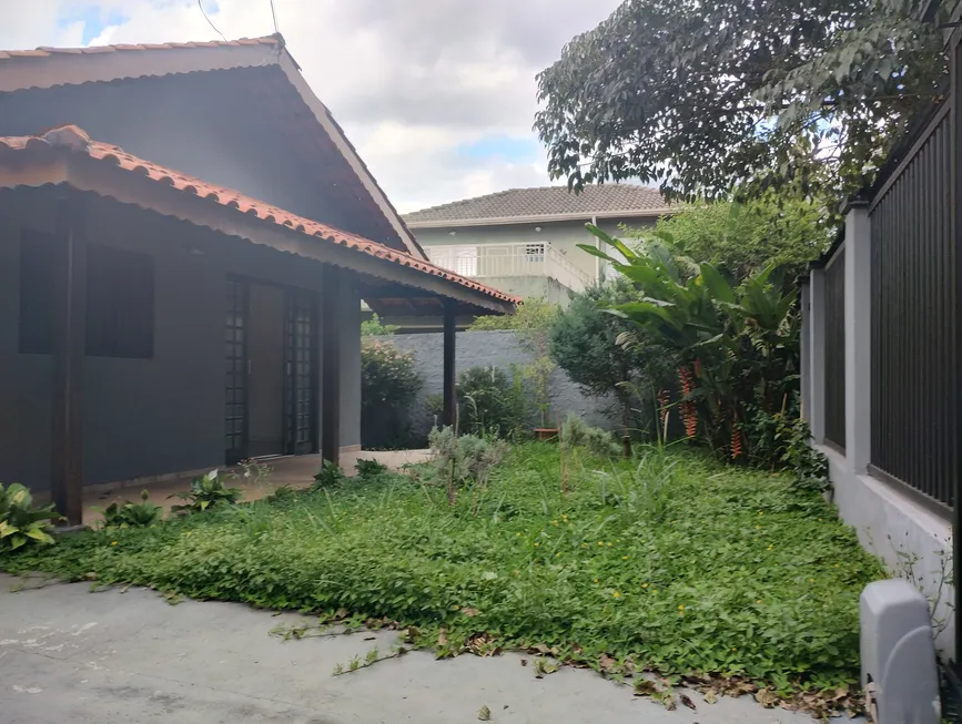 Foto 1 de Casa com 3 Quartos para alugar, 130m² em Jardim dos Pinheiros, Atibaia