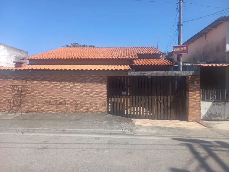 Foto 1 de Casa com 4 Quartos à venda, 190m² em Sepetiba, Rio de Janeiro