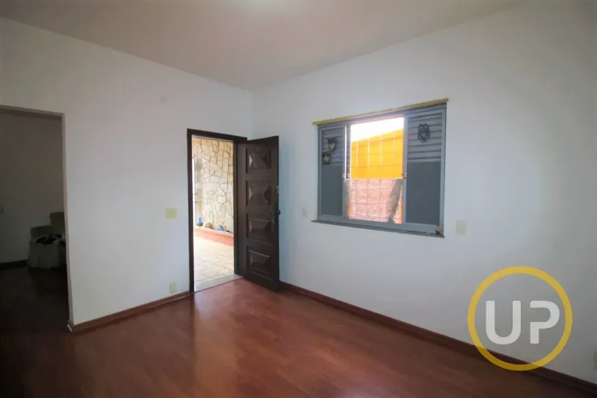 Foto 1 de Casa com 4 Quartos à venda, 320m² em Nova Granada, Belo Horizonte