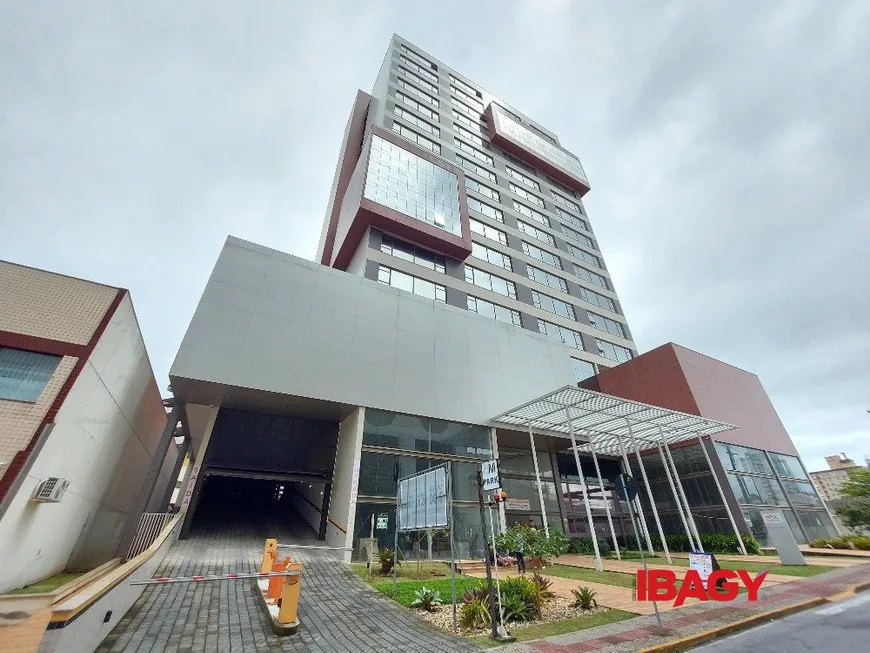 Foto 1 de Sala Comercial para alugar, 577m² em Barreiros, São José