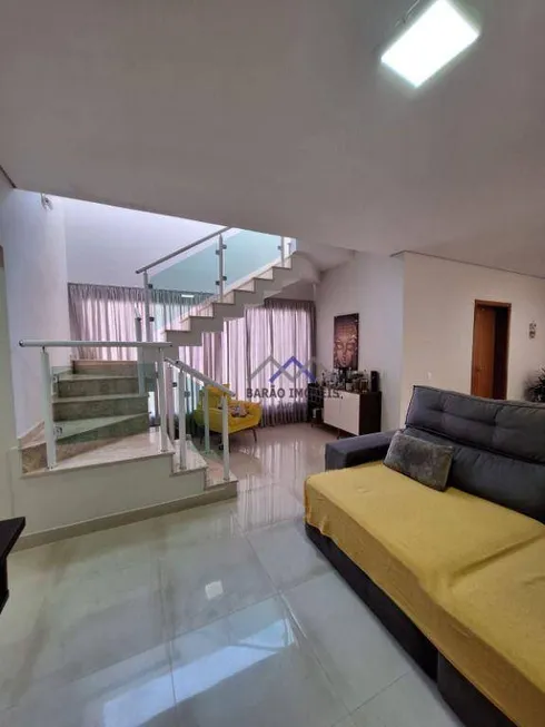 Foto 1 de Casa de Condomínio com 3 Quartos à venda, 235m² em Cambarah, Jarinu