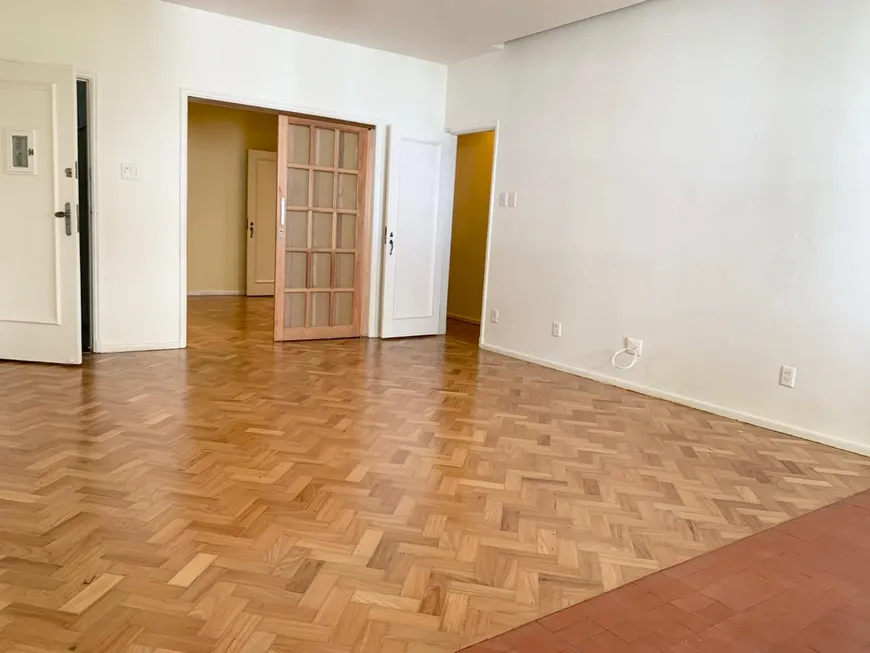 Foto 1 de Apartamento com 4 Quartos para alugar, 130m² em Leblon, Rio de Janeiro