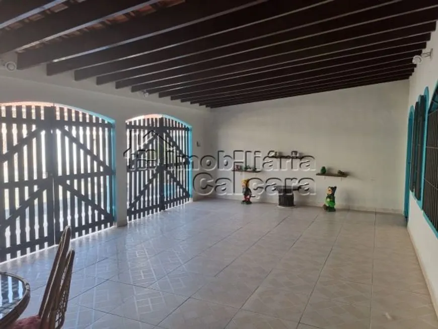 Foto 1 de Casa com 2 Quartos à venda, 180m² em Balneário Maracanã, Praia Grande