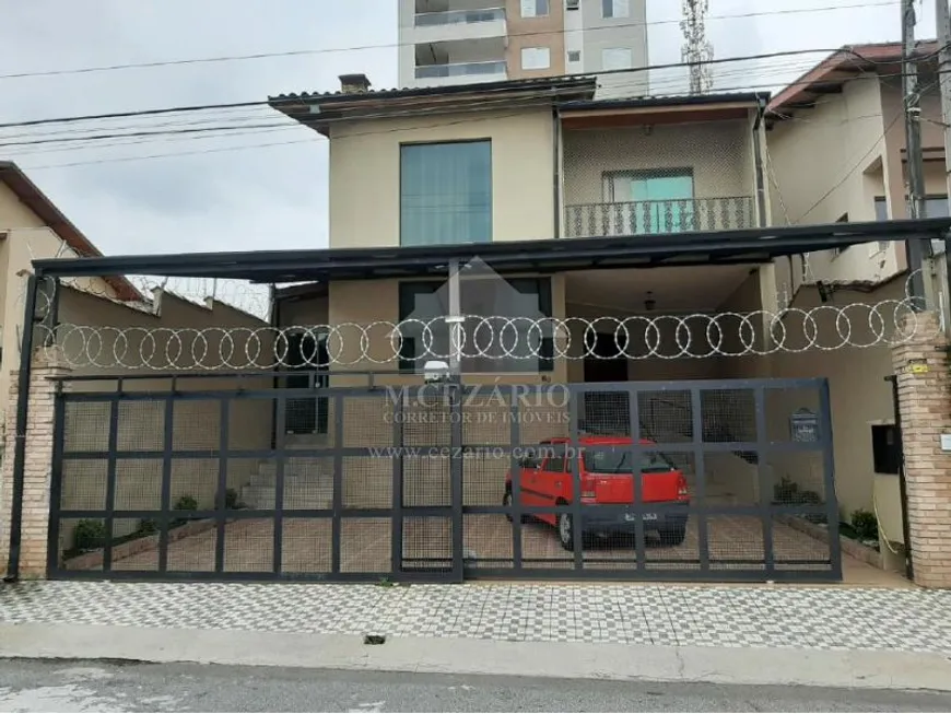 Foto 1 de Sobrado com 4 Quartos para venda ou aluguel, 300m² em Bosque Flamboyant, Taubaté