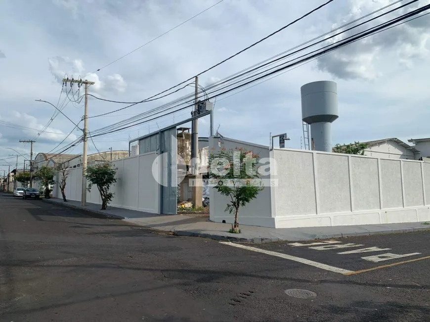 Foto 1 de Galpão/Depósito/Armazém à venda, 1620m² em Custódio Pereira, Uberlândia