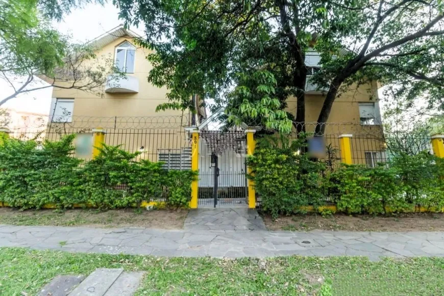 Foto 1 de Casa de Condomínio com 3 Quartos à venda, 73m² em Teresópolis, Porto Alegre