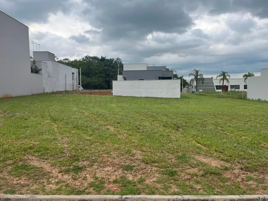 Foto 1 de Lote/Terreno à venda, 250m² em MATO ALTO - FORMIGUEIRO, Saltinho