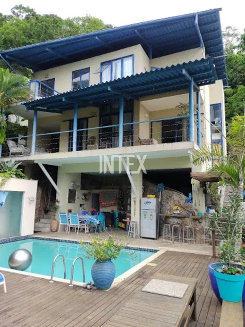 Foto 1 de Casa de Condomínio com 4 Quartos à venda, 300m² em Itacoatiara, Niterói