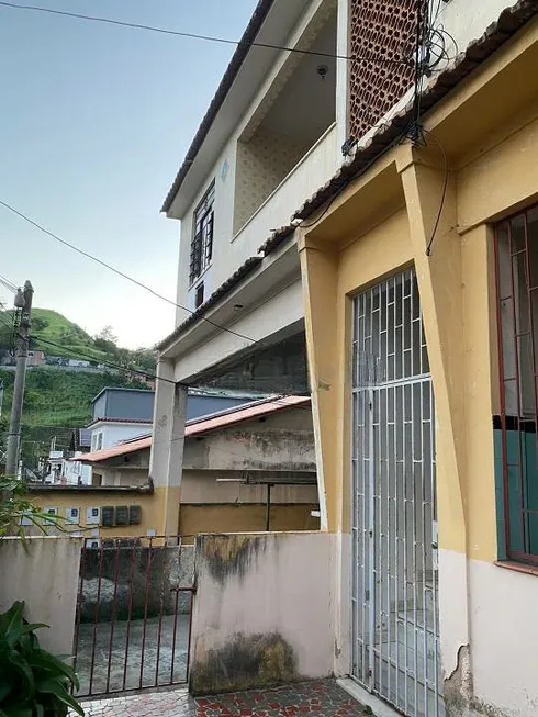 Foto 1 de Sobrado com 2 Quartos à venda, 112m² em Tenente Jardim, São Gonçalo
