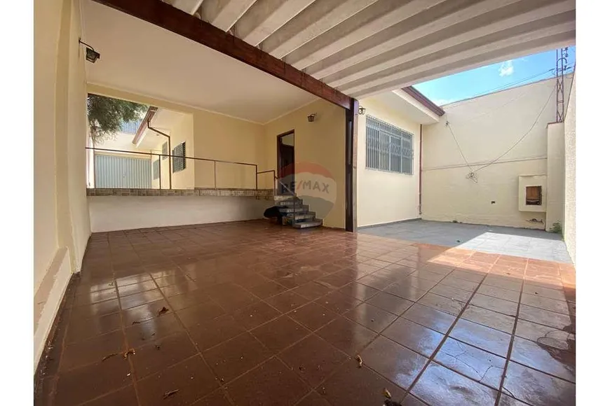 Foto 1 de Casa com 4 Quartos à venda, 200m² em Ipiranga, Ribeirão Preto