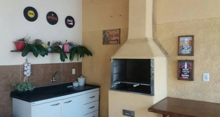 Foto 1 de Casa com 3 Quartos à venda, 100m² em Vila Mogilar, Mogi das Cruzes