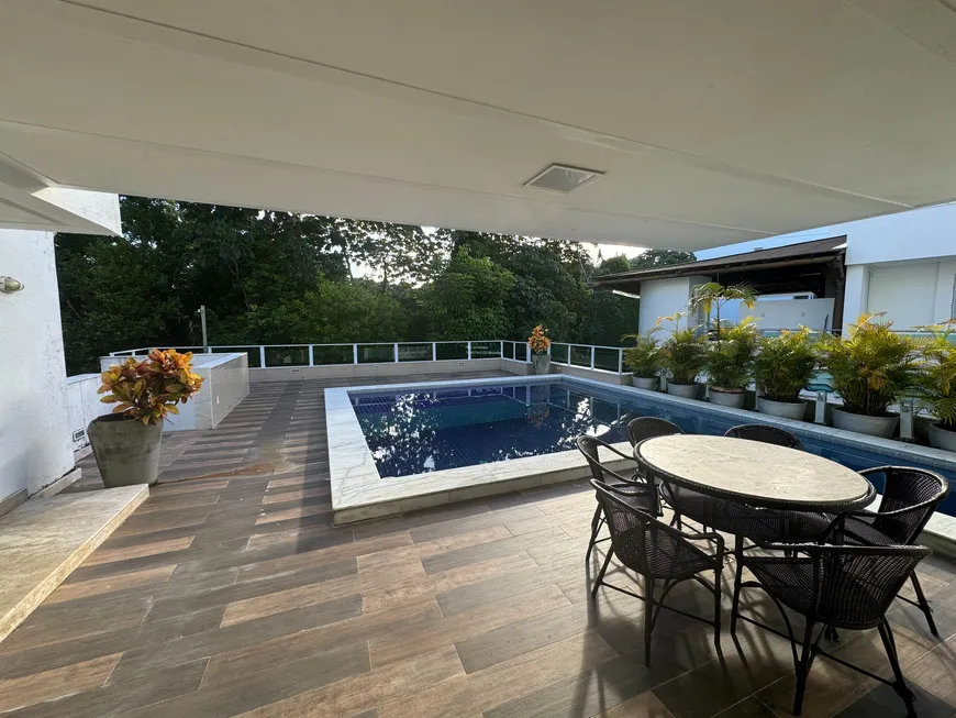 Foto 1 de Casa de Condomínio com 4 Quartos para venda ou aluguel, 900m² em Alphaville I, Salvador