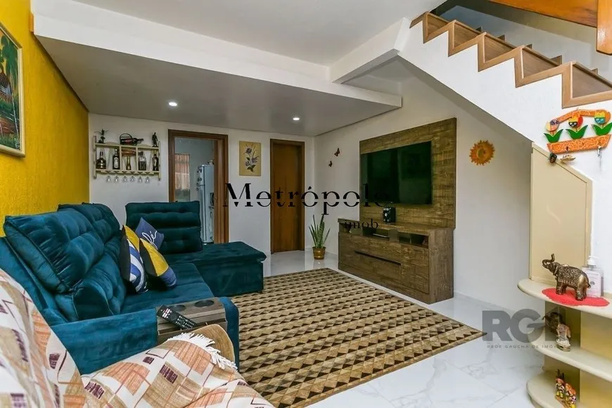 Foto 1 de Casa de Condomínio com 2 Quartos à venda, 110m² em Morro Santana, Porto Alegre