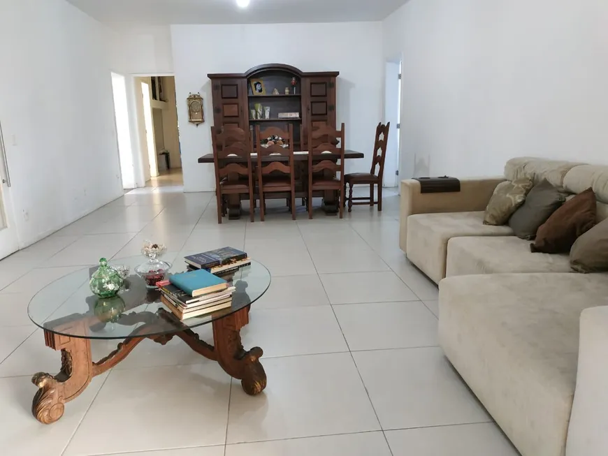 Foto 1 de Casa com 9 Quartos à venda, 705m² em Baldeador, Niterói