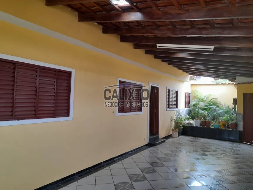 Foto 1 de Casa com 4 Quartos à venda, 276m² em Tubalina, Uberlândia