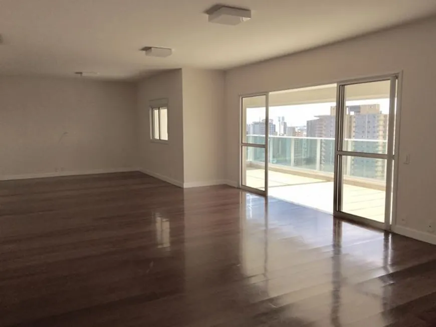 Foto 1 de Apartamento com 3 Quartos para alugar, 207m² em Alphaville Centro Industrial e Empresarial Alphaville, Barueri