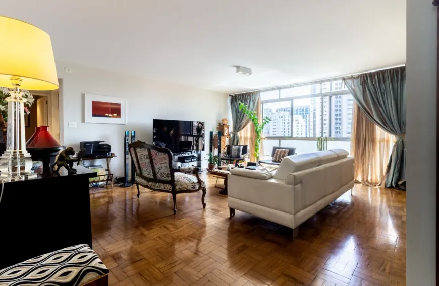 Foto 1 de Apartamento com 3 Quartos à venda, 180m² em Bela Vista, São Paulo