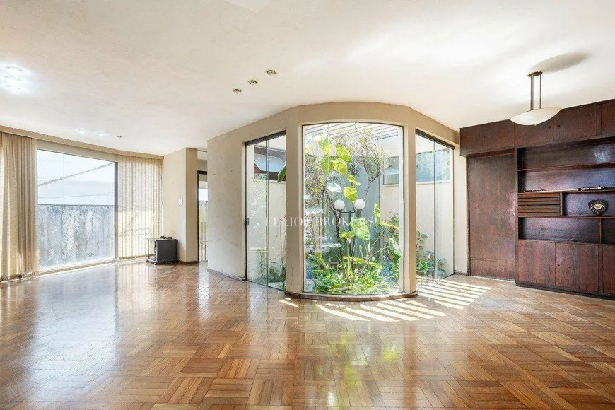 Foto 1 de Casa com 3 Quartos à venda, 338m² em Alto de Pinheiros, São Paulo