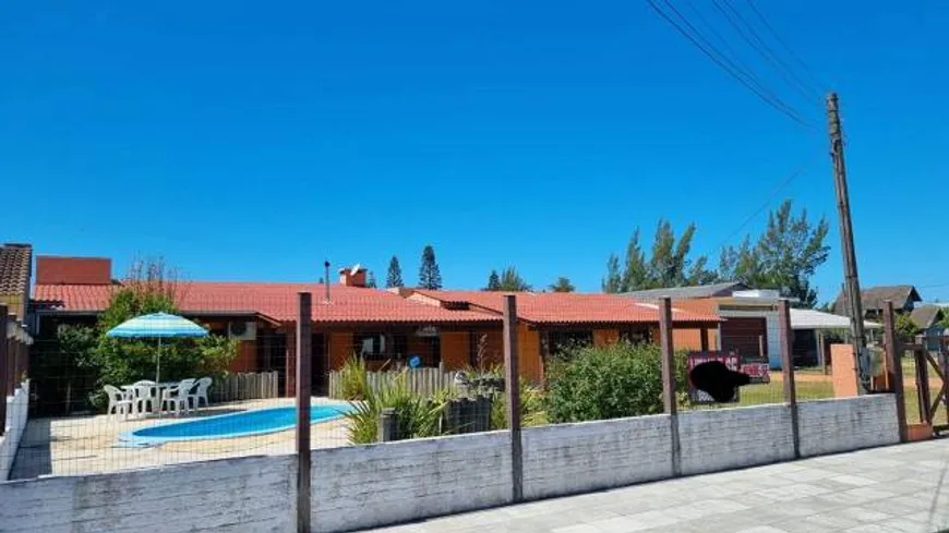 Foto 1 de Casa com 5 Quartos à venda, 310m² em Guarani, Capão da Canoa