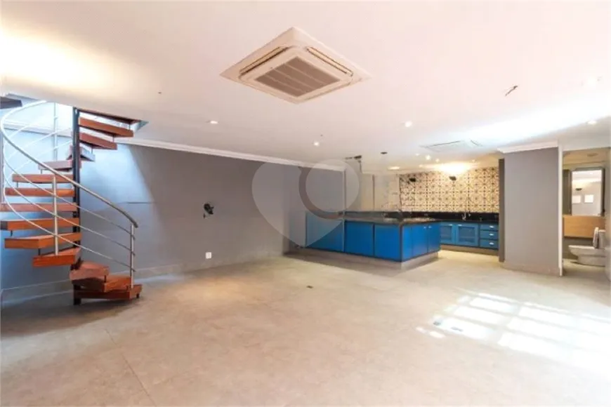 Foto 1 de Casa com 3 Quartos para alugar, 350m² em Moema, São Paulo