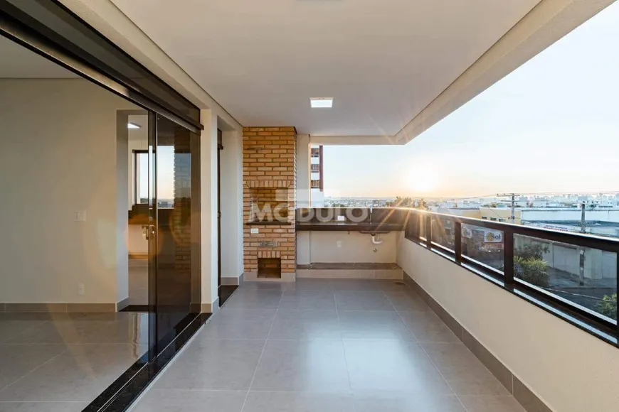 Foto 1 de Apartamento com 3 Quartos à venda, 111m² em Jardim Botânico, Uberlândia