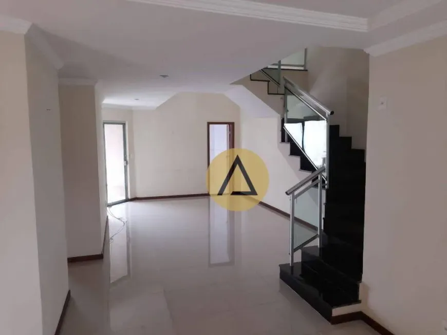 Foto 1 de Casa com 3 Quartos à venda, 180m² em Glória, Macaé