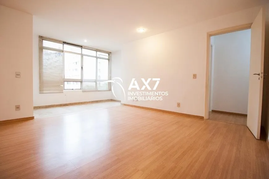 Foto 1 de Apartamento com 3 Quartos para alugar, 140m² em Cerqueira César, São Paulo