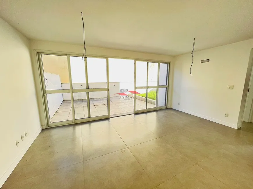 Foto 1 de Apartamento com 1 Quarto à venda, 67m² em Passo da Areia, Porto Alegre